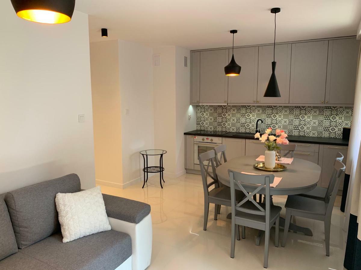 Zacisze Rose Gold Apartment