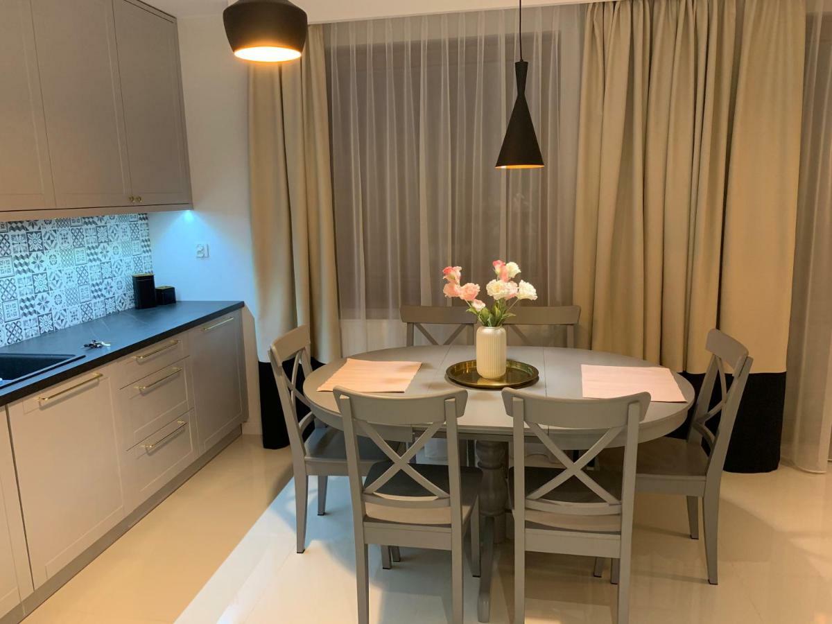 Zacisze Rose Gold Apartment